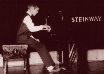 Ученик 5 класса И. Погорелич (класс Е. М. Тимакина) на сцене ЦМШ, 1968 г.